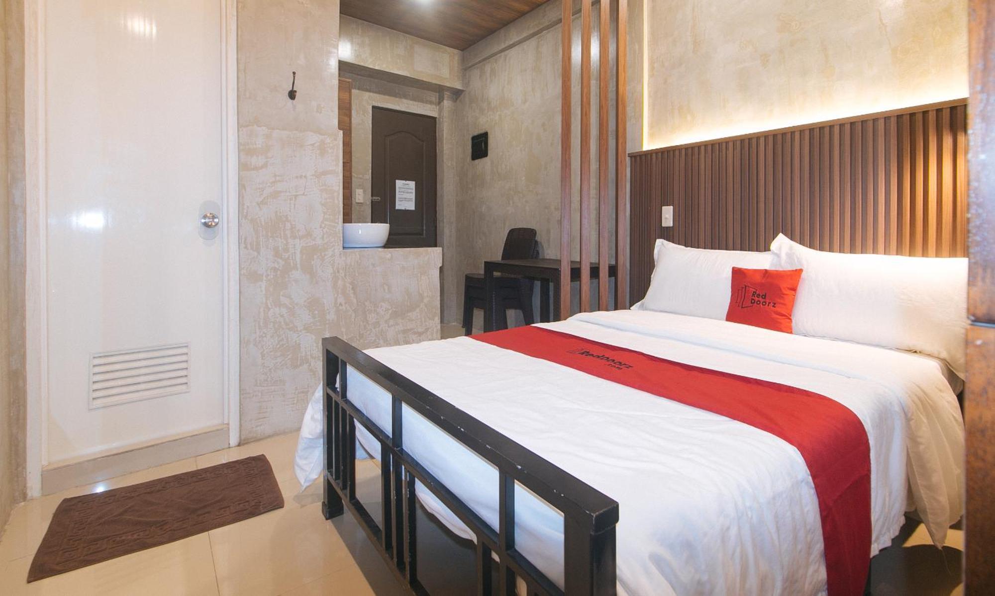 เรดดอร์ซ แอท เอ็มบีบี รูม เอ็นเอไอเอ 2 Hotel Paranaque City ภายนอก รูปภาพ