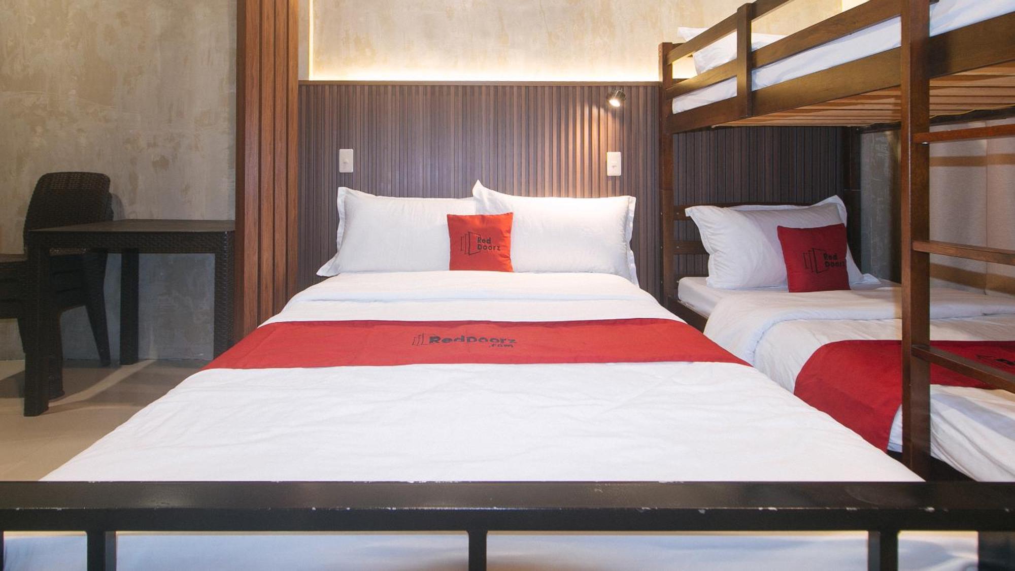 เรดดอร์ซ แอท เอ็มบีบี รูม เอ็นเอไอเอ 2 Hotel Paranaque City ภายนอก รูปภาพ