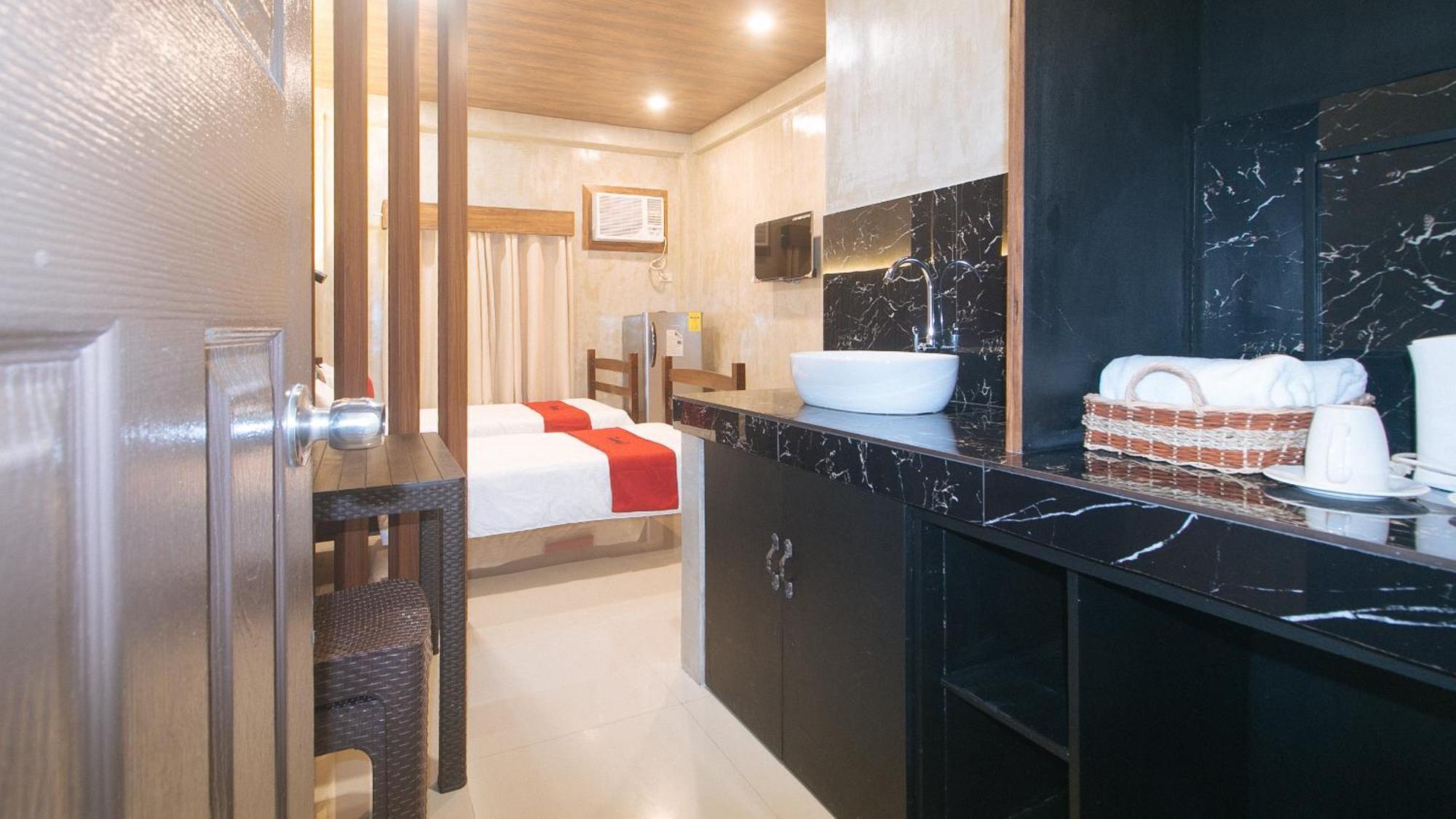 เรดดอร์ซ แอท เอ็มบีบี รูม เอ็นเอไอเอ 2 Hotel Paranaque City ภายนอก รูปภาพ