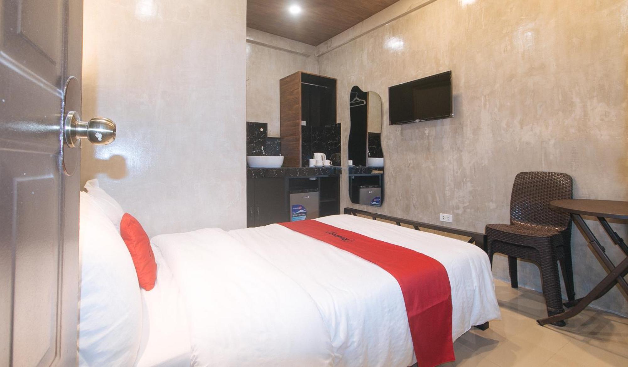เรดดอร์ซ แอท เอ็มบีบี รูม เอ็นเอไอเอ 2 Hotel Paranaque City ภายนอก รูปภาพ