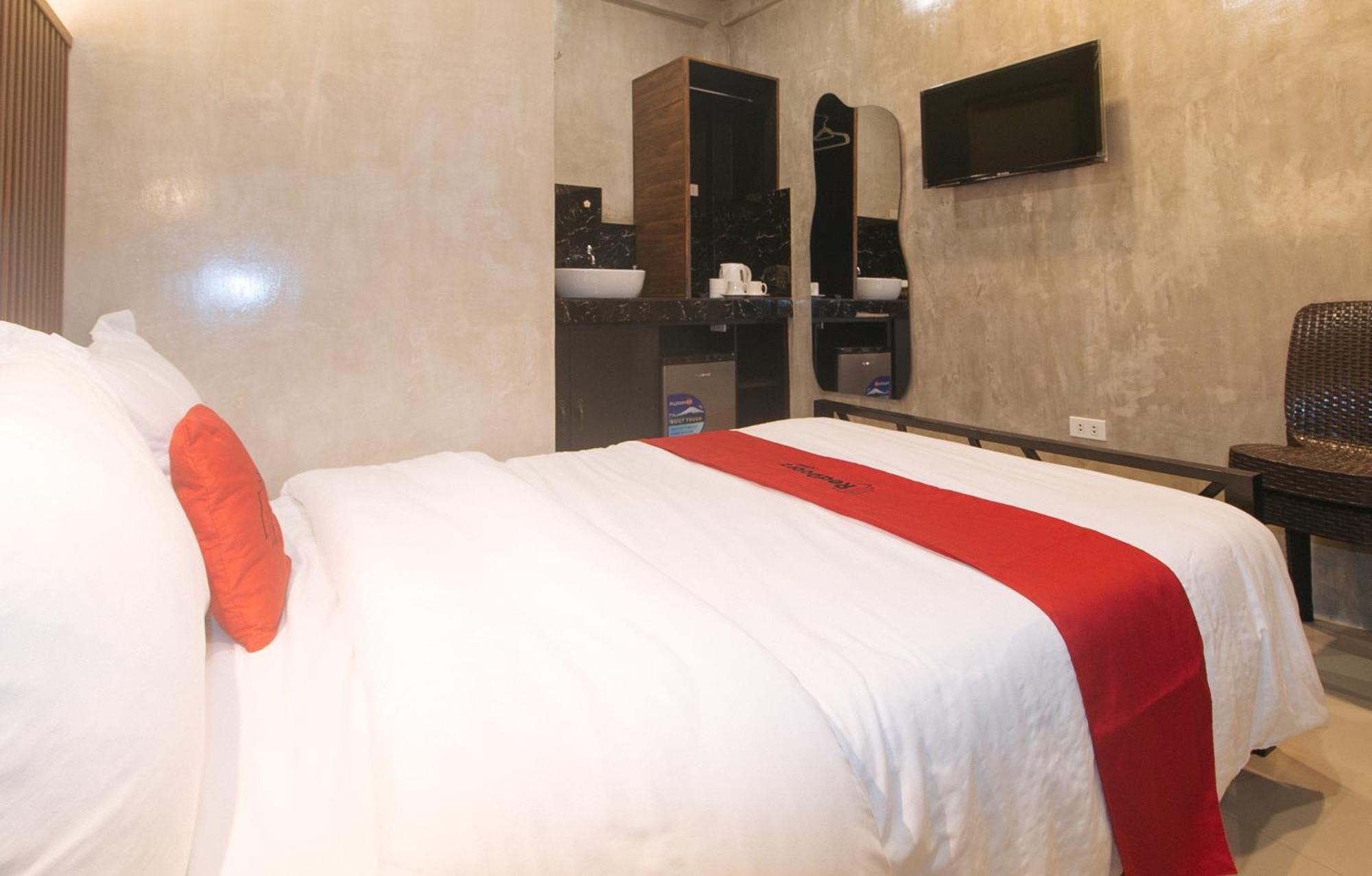 เรดดอร์ซ แอท เอ็มบีบี รูม เอ็นเอไอเอ 2 Hotel Paranaque City ภายนอก รูปภาพ